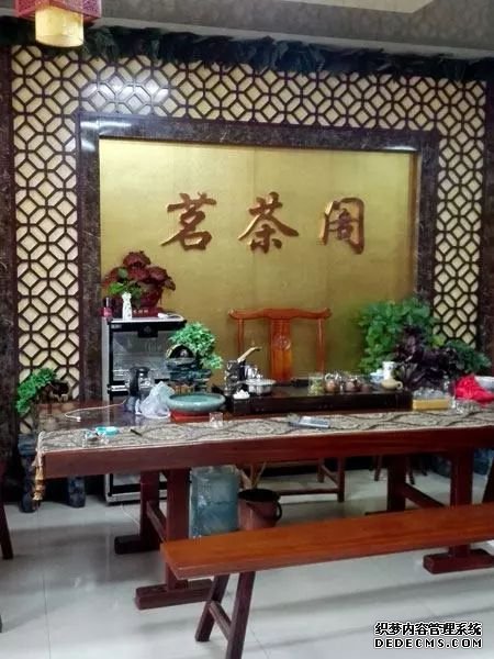 能在商超和烟酒店夹击中活得风生水起，全靠这三个字！